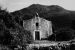 312. Sant'Antonio in Muégen; sullo sfondo, l'imponente crinale del Monte Gibéle (foto di Peppe D'Aietti).